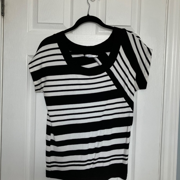 Bundle 4/$20-  Rickis Knit Shirt - Med - Picture 3 of 4